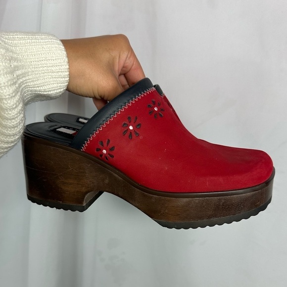 Y2K Tommy Hilfiger red suede wood clogs size 8.5 - Picture 6 of 15